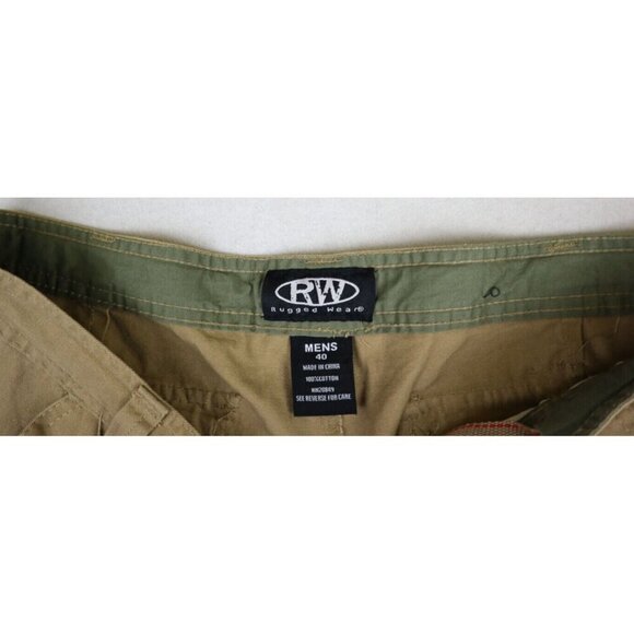 RUGGED WEAR - MEN'S KHAKI CARGO SHORTS - SIZE 40 - 10" INSEAM - Picture 6 of 9